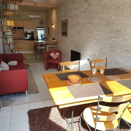 Maison *